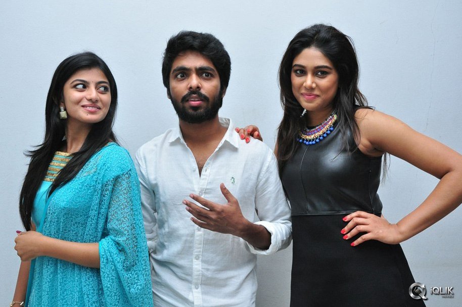 Trisha-Leda-Nayanathara-Movie-Trailer-Launch